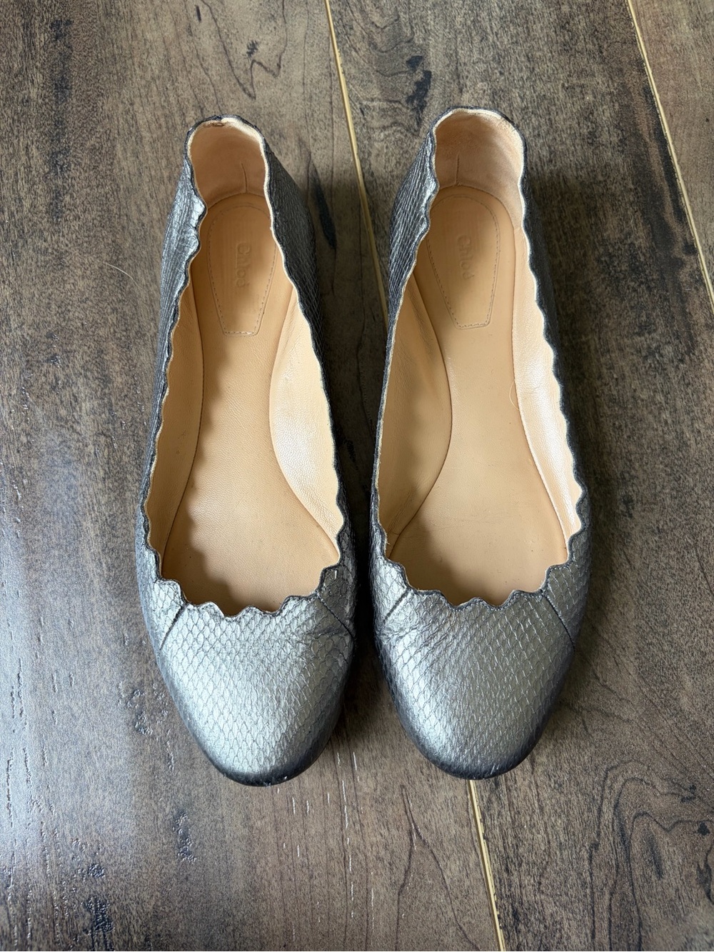 Chloe Scalloped Women's Ballet Flats - Silver